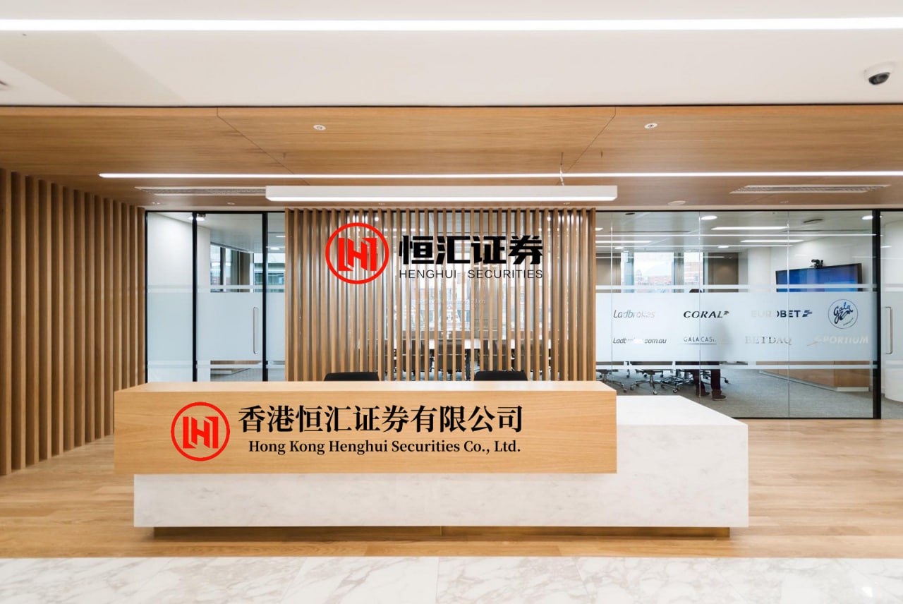 保利配资平台 警报已经拉响！印度这次闯了大祸！就在周边邻国还在观望的时候，泰国和尼泊尔已经率先动手，直接对印度游客拉起了“生物警戒线”。这不是歧视，这是保命！面对致死率高达75%的尼帕病毒，谁敢慢半拍，谁就是对自己国民的生命不负责任！2026年1月25日，曼谷素万那普机场的红外热成像屏幕上，跳动的体...